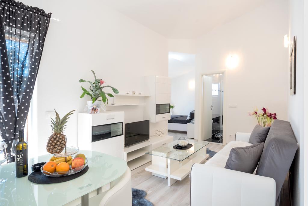 Apartment Antonio Baška Voda Екстериор снимка